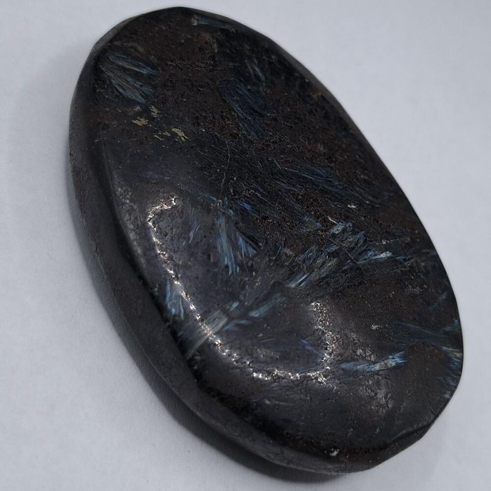 117G Natural Astrophyllite Garnet Firework Quartz Healing Palm Stone